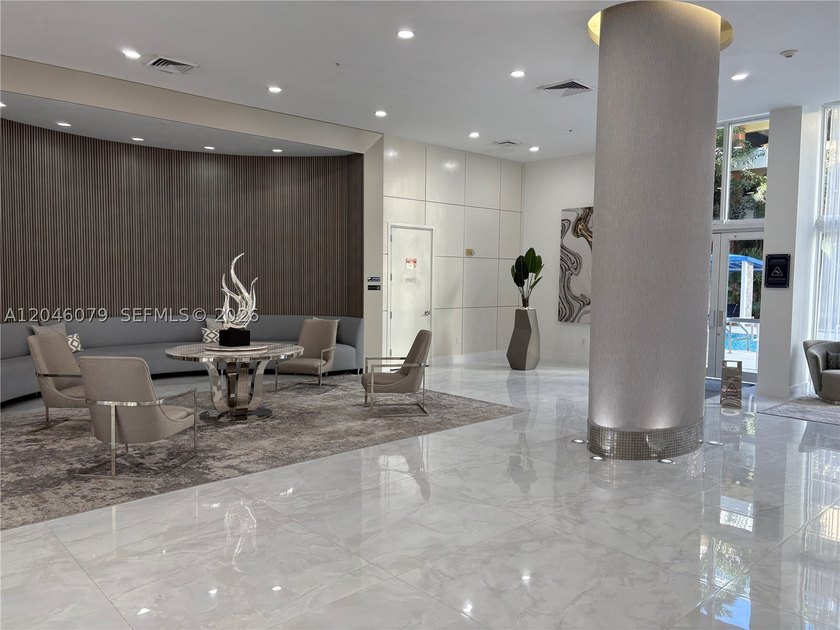 Beautiful 1 bedroom 1 bath for sale at Venture East! Tons of - photo 17