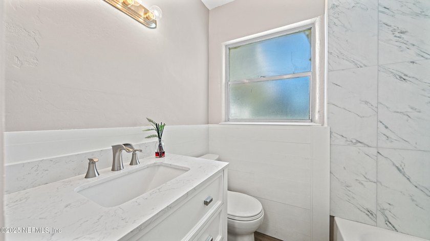Beautifully renovated 3-bedroom, 2-bath home in the Arlington - photo 18