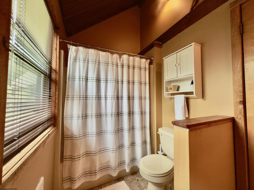 This small pedestal home has many improvements. 2023- new roof - photo 9