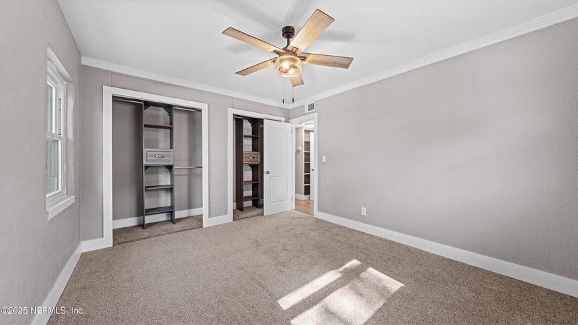 Beautifully renovated 3-bedroom, 2-bath home in the Arlington - photo 20
