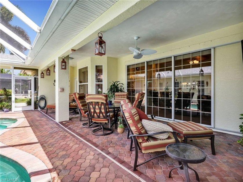 Move right into this beautifully maintained pool home with a - photo 21
