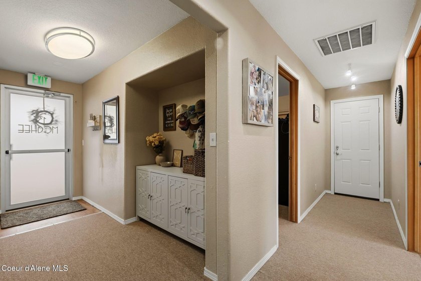 Excellent mixed-use investment opportunity featuring a - photo 21