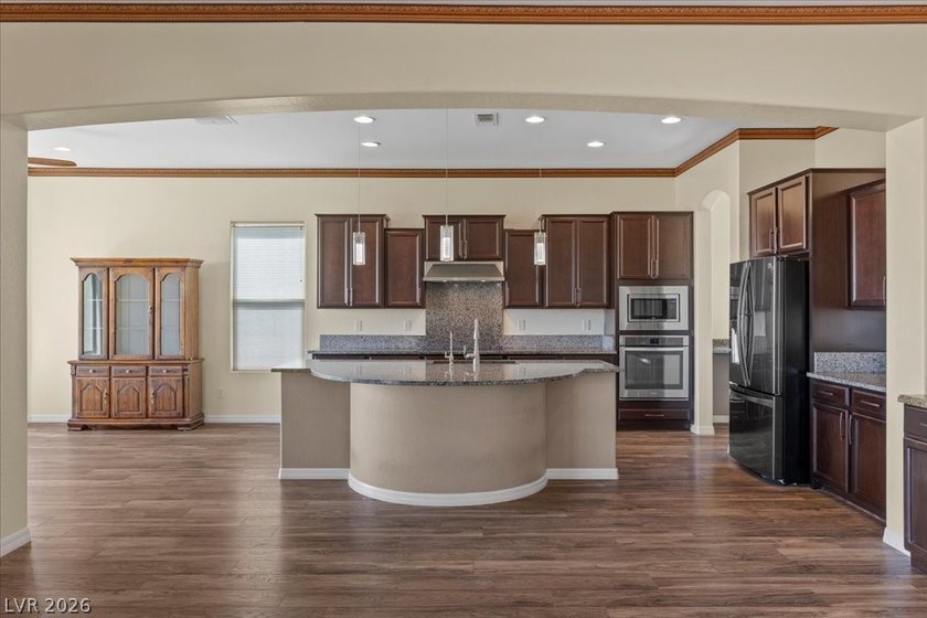 Welcome to an absolute masterpiece! This single-story home rests - photo 22