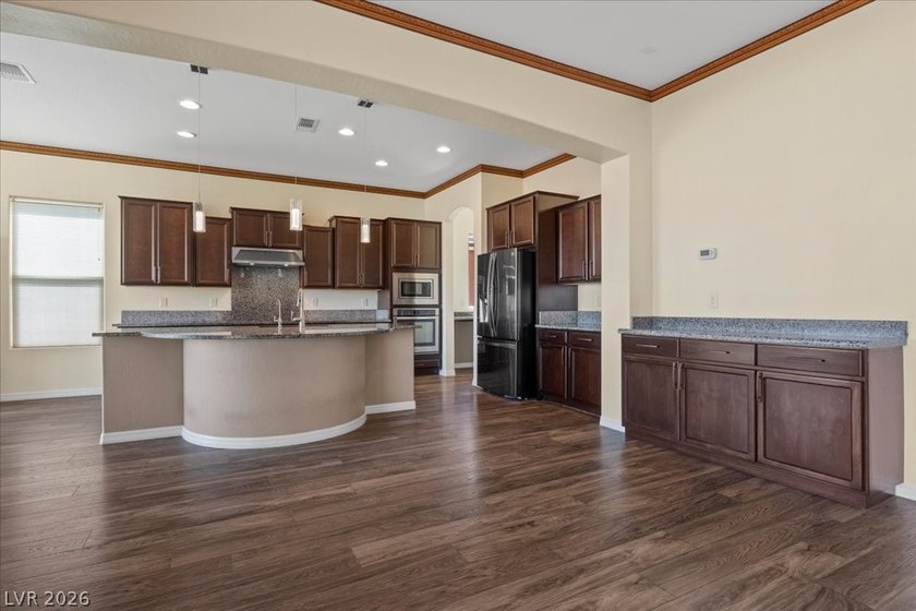 Welcome to an absolute masterpiece! This single-story home rests - photo 23