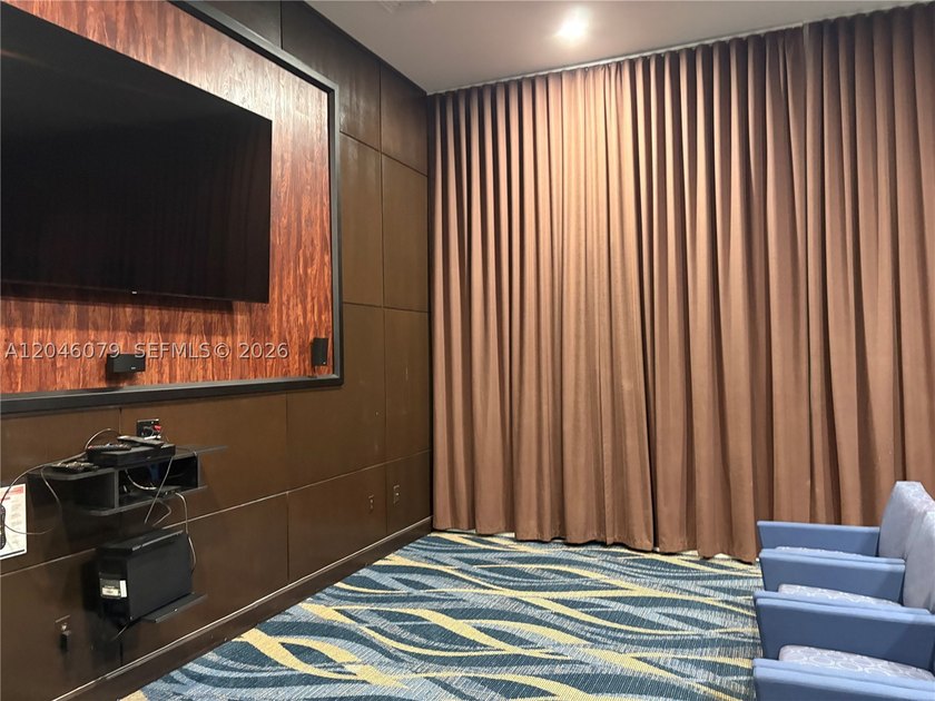 Beautiful 1 bedroom 1 bath for sale at Venture East! Tons of - photo 24