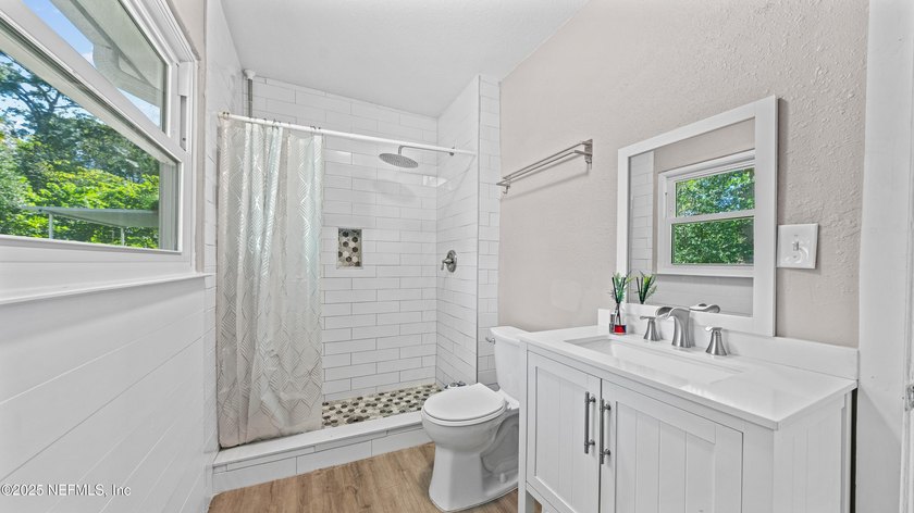 Beautifully renovated 3-bedroom, 2-bath home in the Arlington - photo 25