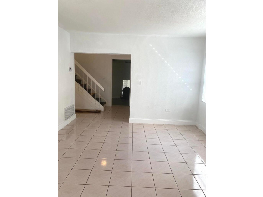 Well maintained, partially renovated townhouse located in the - photo 5