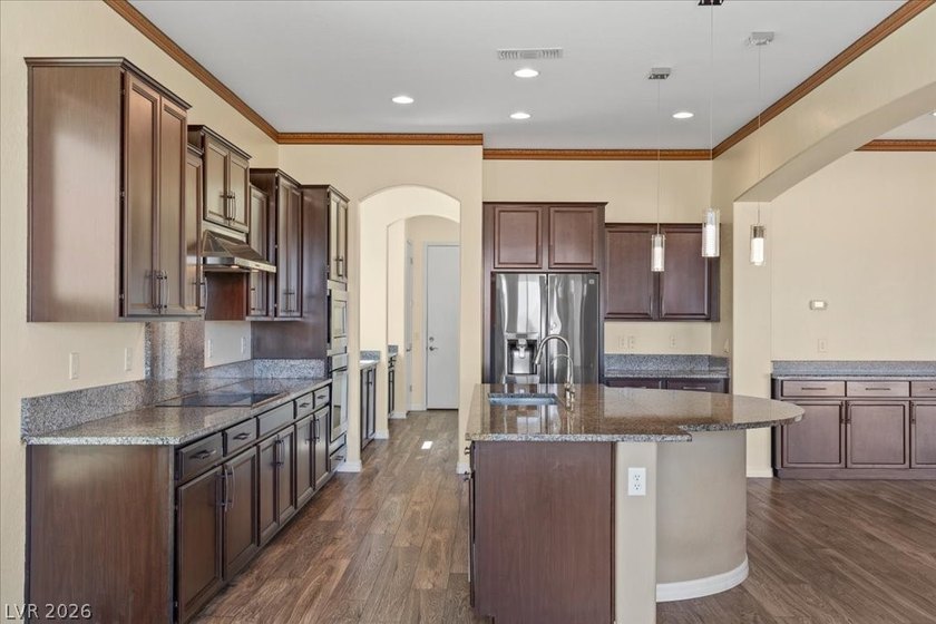Welcome to an absolute masterpiece! This single-story home rests - photo 26