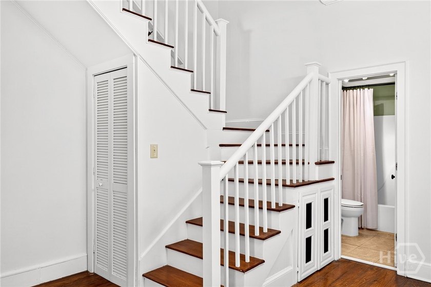 Beautifully renovated 1900s historic townhouse in the highly - photo 6