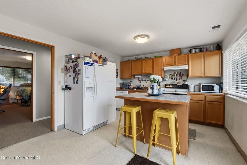 Excellent mixed-use investment opportunity featuring a - photo 27
