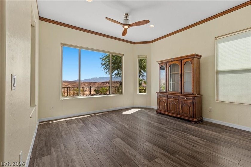 Welcome to an absolute masterpiece! This single-story home rests - photo 30