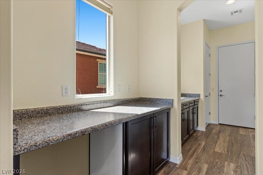 Welcome to an absolute masterpiece! This single-story home rests - photo 31