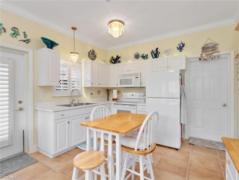 Move right into this beautifully maintained pool home with a - photo 39