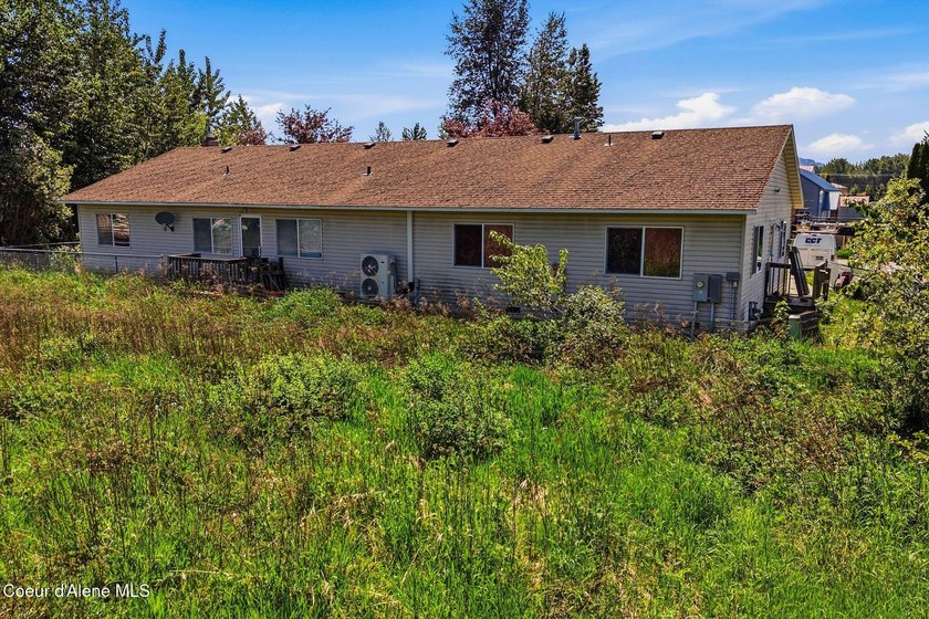 Excellent mixed-use investment opportunity featuring a - photo 41