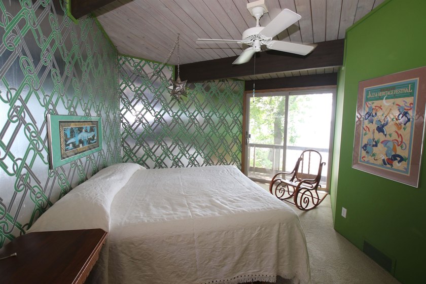 This solid, stalwart home on 100 feet of West Okoboji shoreline - photo 5