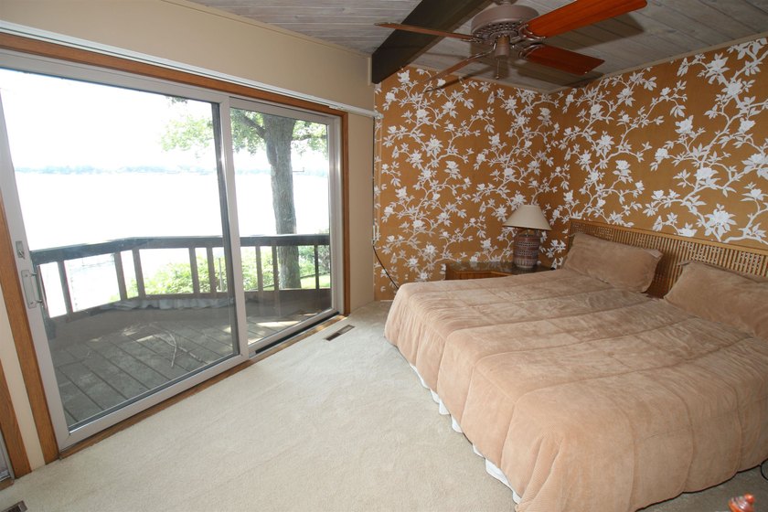 This solid, stalwart home on 100 feet of West Okoboji shoreline - photo 9