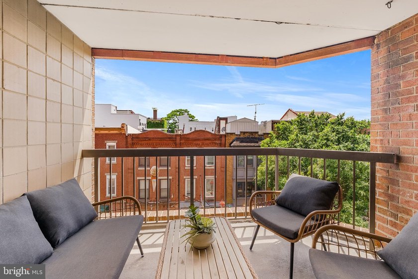 Welcome to 200 Lombard Street, Unit 528 at Abbotts Square, a - photo 18