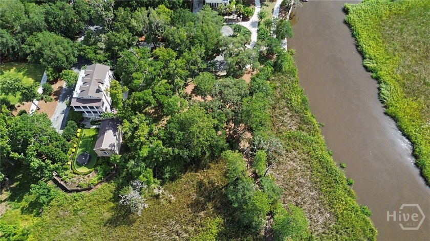 Inspired by the timeless beauty of Savannah's historic squares - photo 10