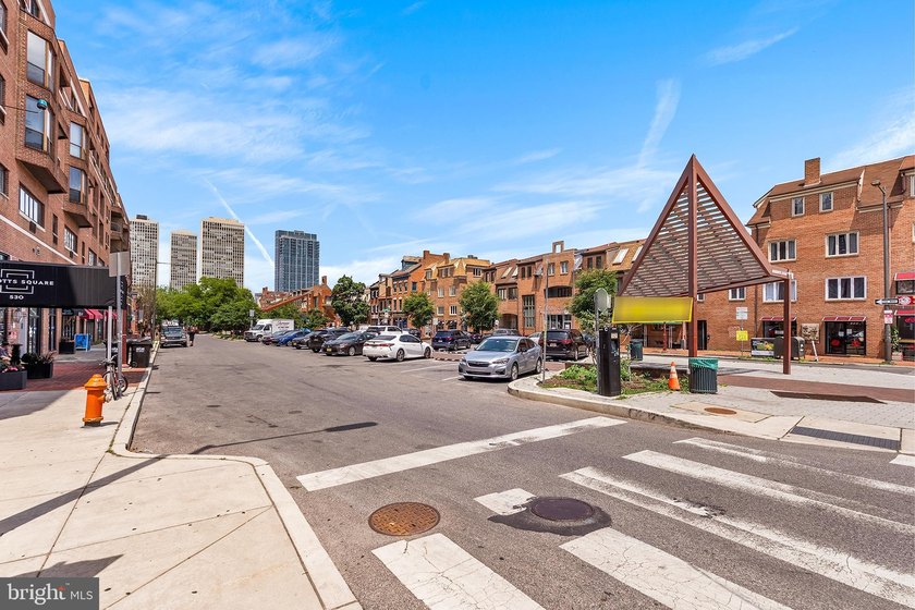 Welcome to 200 Lombard Street, Unit 528 at Abbotts Square, a - photo 24
