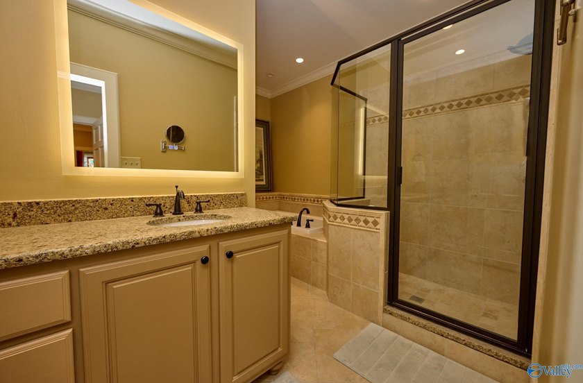 New Price! This gorgeous Southern Estate blends elegance with - photo 29