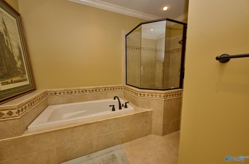 New Price! This gorgeous Southern Estate blends elegance with - photo 30