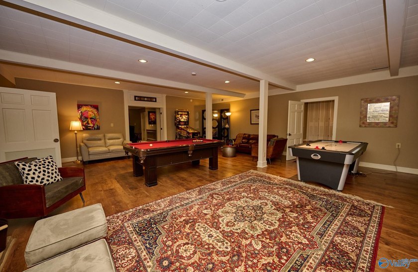 New Price! This gorgeous Southern Estate blends elegance with - photo 34