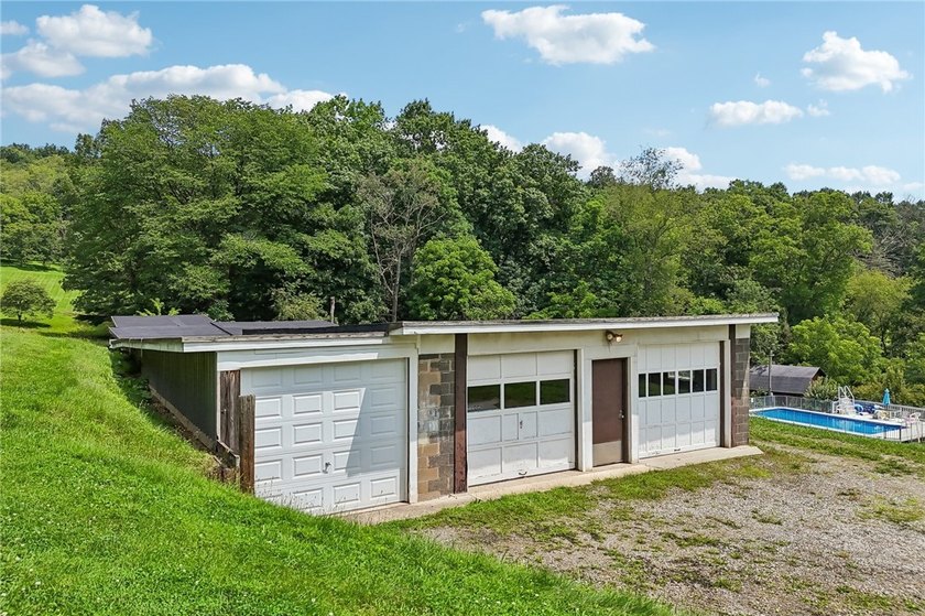 Welcome to a truly special property where space, charm, and - photo 37