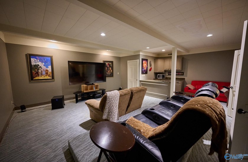 New Price! This gorgeous Southern Estate blends elegance with - photo 38