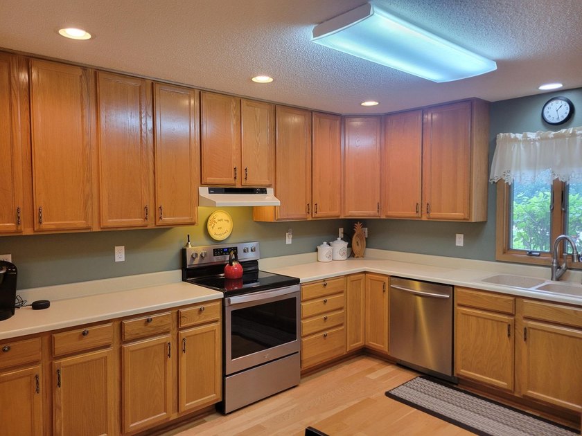 Rare Corner Unit - Double Garage - Accessible Main-Floor Living - photo 4
