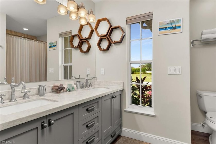 Ideally situated just moments from Mackle Park, this beautifully - photo 16
