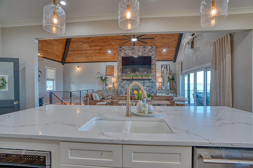 Stunning Weiss Lake retreat on 1.56 acres with 555 ft of - photo 16