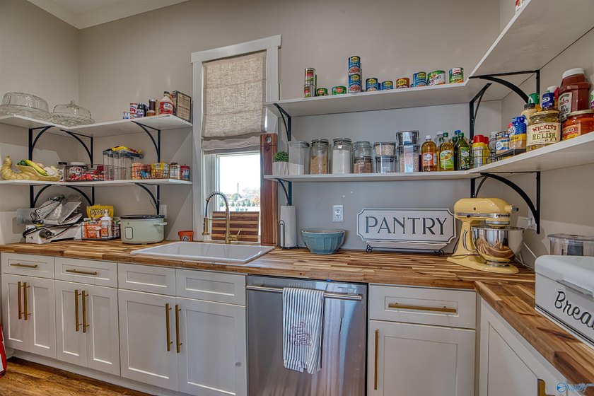 Stunning Weiss Lake retreat on 1.56 acres with 555 ft of - photo 19