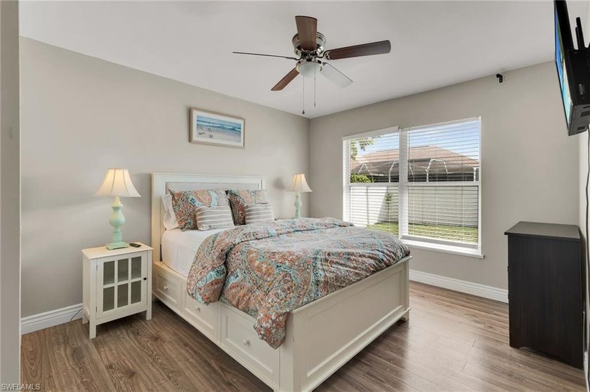 Ideally situated just moments from Mackle Park, this beautifully - photo 20