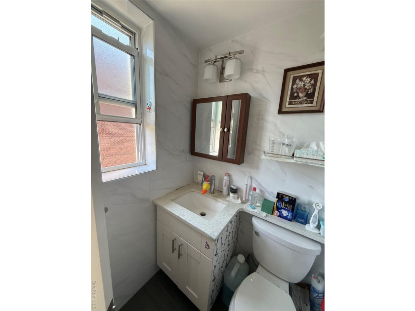 Cash buyers only. Rare opportunity to own a spacious corner - photo 5
