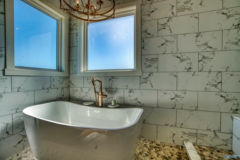 Stunning Weiss Lake retreat on 1.56 acres with 555 ft of - photo 25