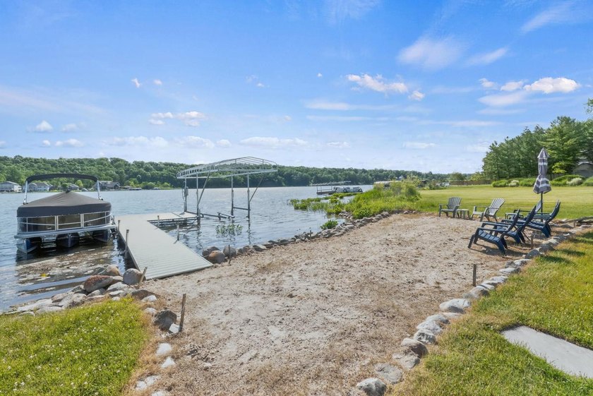 2 bed, 1.5 bath year round cottage on 240 acre, Spring Fed Long - photo 31