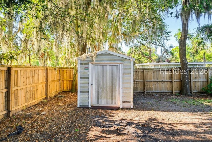 Charming Pigeon Point Cottage! Nestled in one of Beaufort's most - photo 28