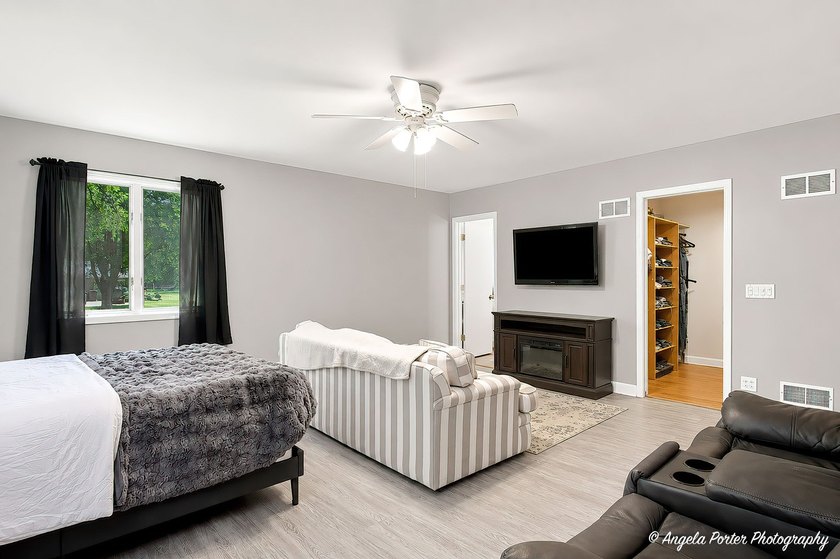 Truly unique property from top to bottom! This 5 bedroom, 3 full - photo 30