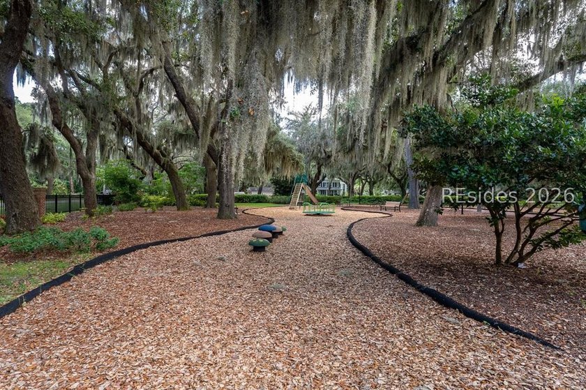 Charming Pigeon Point Cottage! Nestled in one of Beaufort's most - photo 36