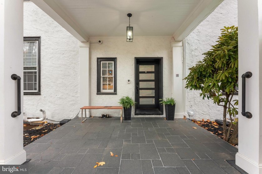 Welcome to Highland Farm Manor, a rare opportunity to own a - photo 3