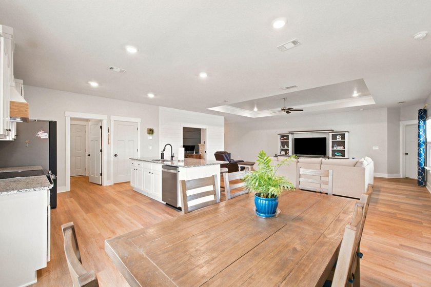 Welcome home to one of the area's most impressive newer - photo 27