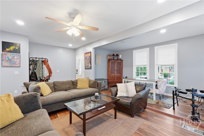 Welcome to an exceptional investment opportunity in a convenient - photo 8