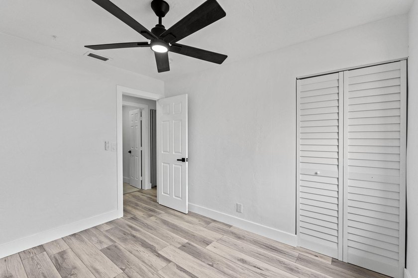 Welcome this Beautiful fully remodeled 3 bedroom 1 bathroom to - photo 14