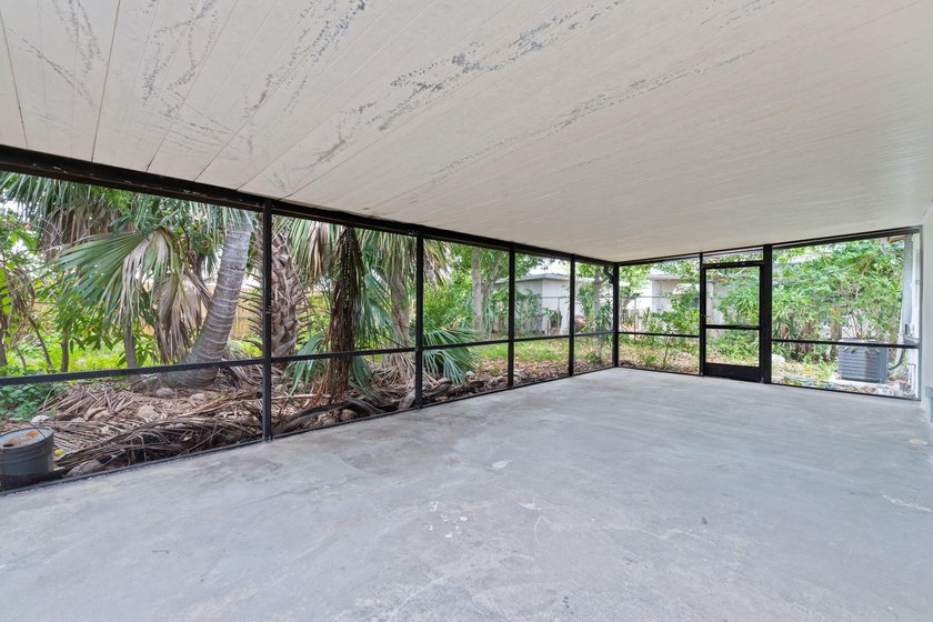 Welcome this Beautiful fully remodeled 3 bedroom 1 bathroom to - photo 21