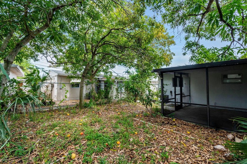 Welcome this Beautiful fully remodeled 3 bedroom 1 bathroom to - photo 25