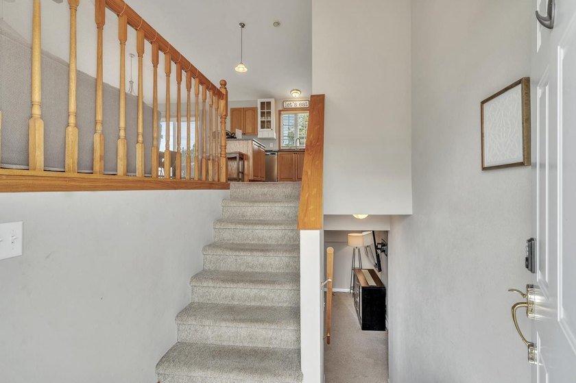Incredible space and an ideal location meet in this 4-bedroom - photo 2