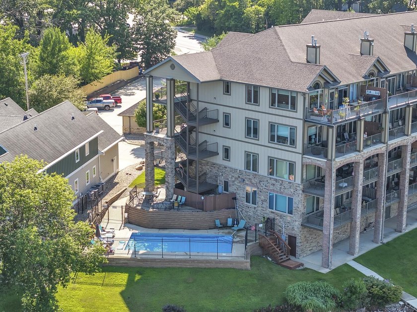 Easy Living Starts Here! Enjoy low-maintenance living in this - photo 9