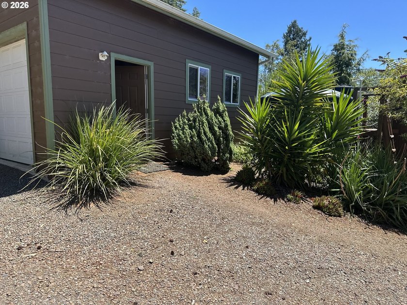 This newer 2bdrm 2 bath with study is tucked into a beautiful 1 - photo 27