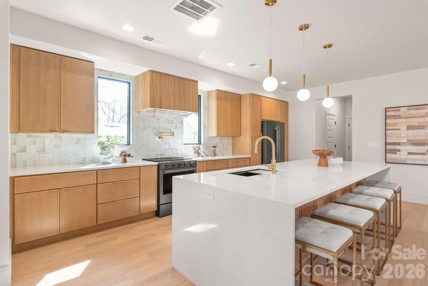 Welcome to 1814 Logie Avenue, a thoughtfully designed NEW - photo 9