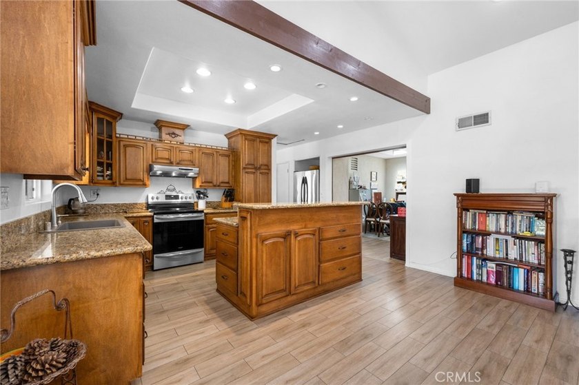 Welcome to 1099 Salinas Ave, a beautifully maintained - photo 13